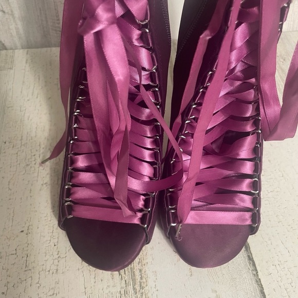 Steve Madden Fuego Corset Style Lace Up Heels Purple size 7.5 - Picture 6 of 10